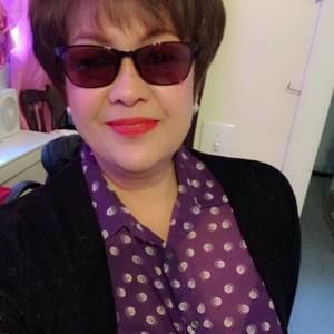 Meet your Posher, Delia